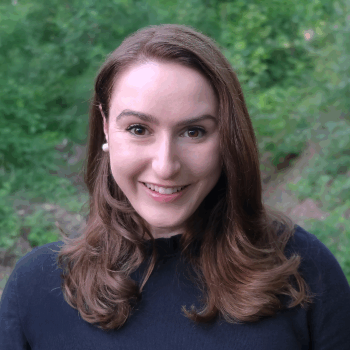 Headshot of Elena Hilton